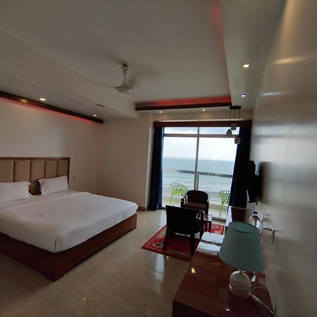 Hotel Sea Moon Koks Badźar Zewnętrze zdjęcie