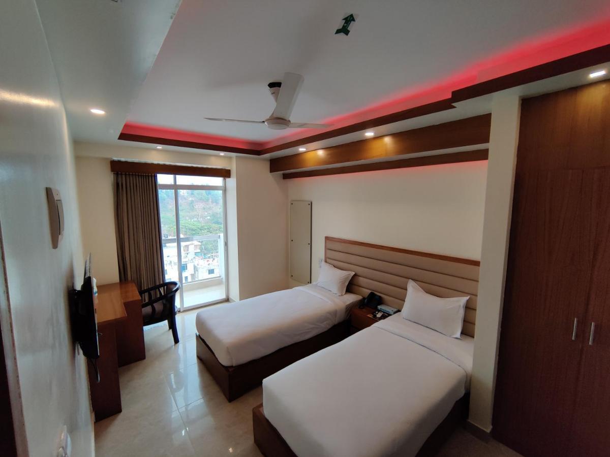 Hotel Sea Moon Koks Badźar Zewnętrze zdjęcie