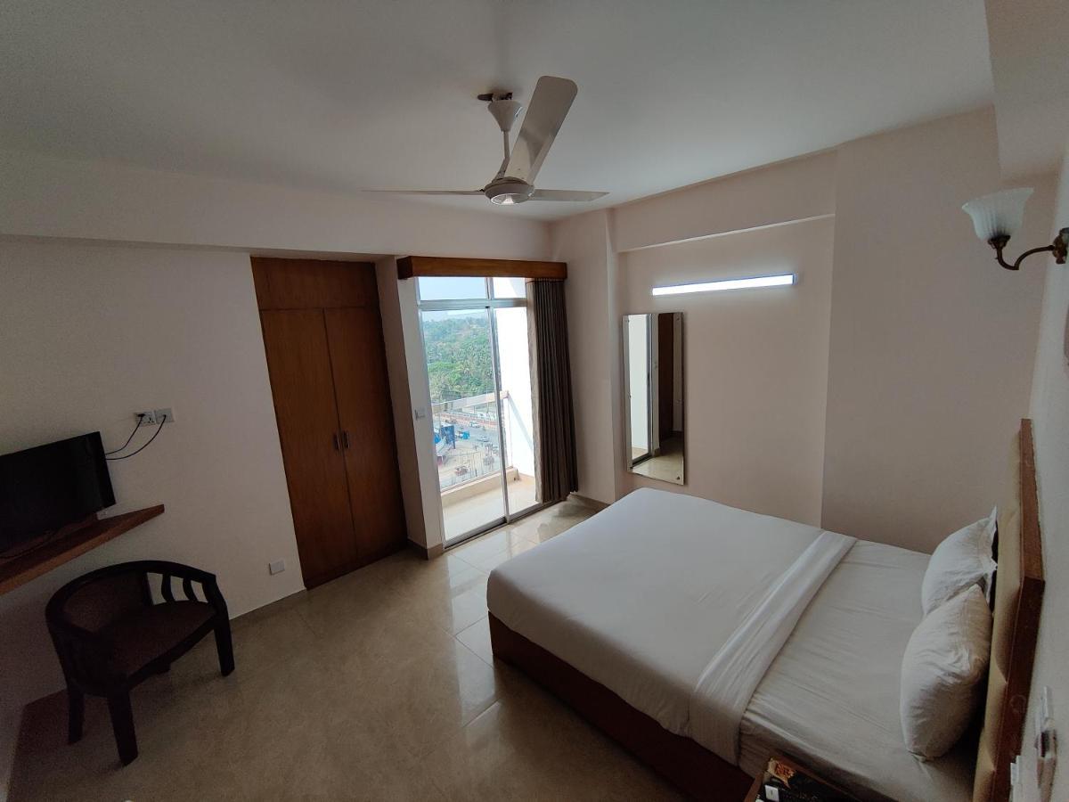 Hotel Sea Moon Koks Badźar Zewnętrze zdjęcie